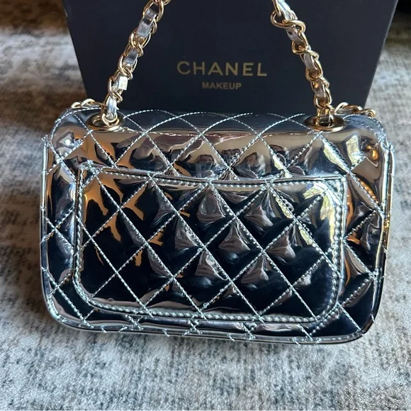 Chanel Beauté VIP Gift Metallic Quilted Star Coin Purse Crossbody Mini Bag - Picture 6 of 8